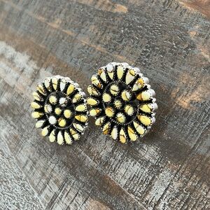 Nizhoni Honey Dahlia Cluster Earrings